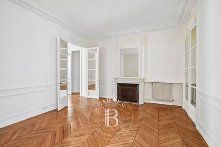 Tout savoir sur cet appartement dans le quartier Gros Caillou, à Paris 7ème - Photo 2