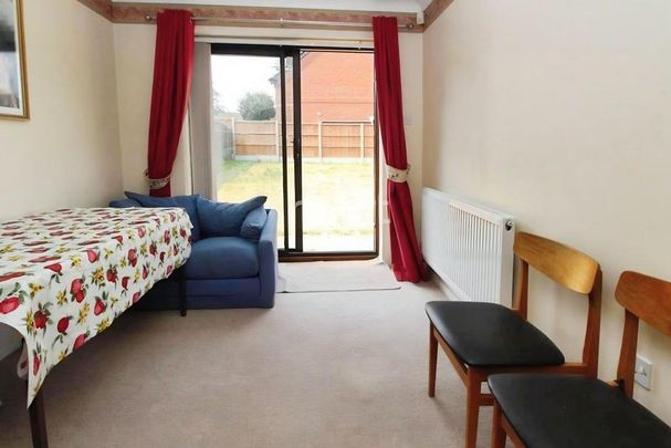 4 bedroom detached house to rent - Photo 1