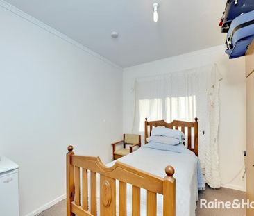 Good size 3 Bedroom Home with a great yard - Photo 5