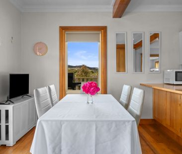 Charming Sandstone Home - Photo 3