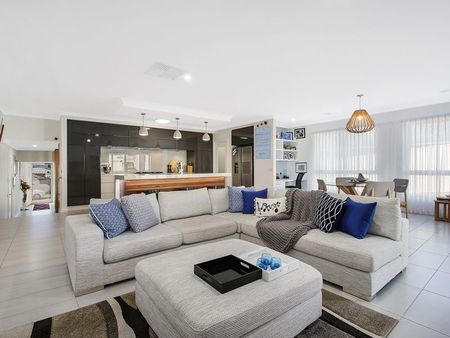 Modern Family Luxury in Sought-After Fairway Gardens - Photo 3