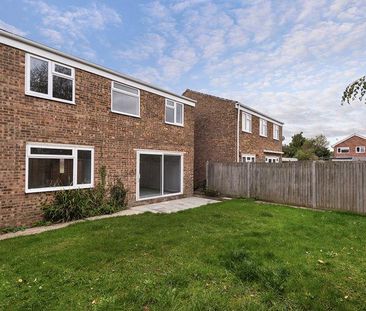 4 bedroom detached house to rent - Photo 1