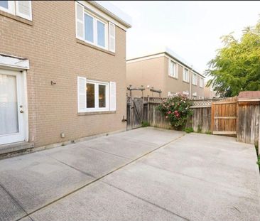 For Lease - 120 Town House Crescent, Brampton, Ontario - Photo 5