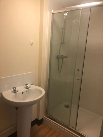 WATLING STREET, FENNY STRATFORD - 1 BEDROOM - Photo 4