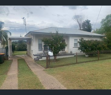 32 Drakeford Street, Tamworth, NSW 2340 - Photo 1