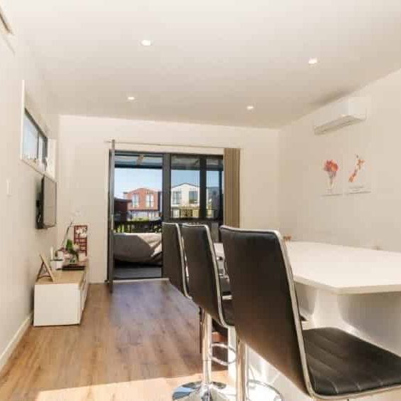 Trendy and near new - Photo 1