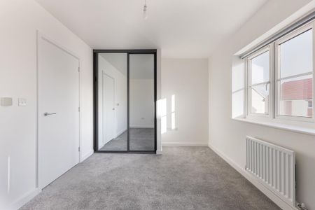 2 bedroom semi-detached house to rent - Photo 5