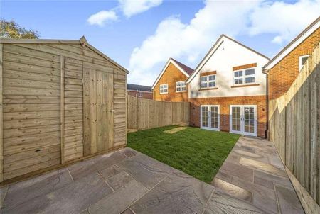 Brookwood, Woking, Surrey, GU24 - Photo 5