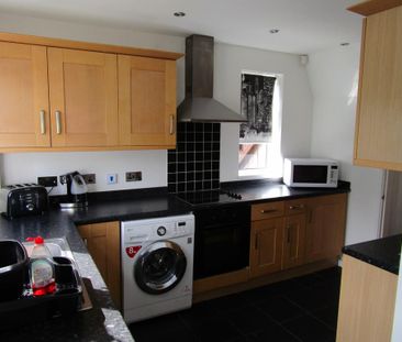 3 bedroom semi-detached house to rent - Photo 5