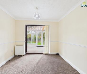 2 bedroom detached bungalow to rent - Photo 3