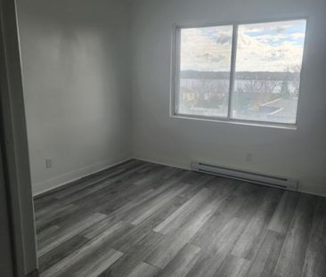 📍 Cession de bail pour le 1 Nov. 2025/ sous-location – 3 ½ à Laval - Photo 2
