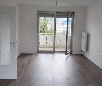 2. OG / 3 Zimmer mit Balkon ab sofort - Foto 1