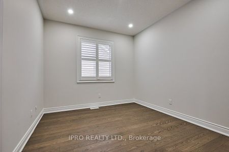 Detached Home For Lease | E8144570 - Photo 5