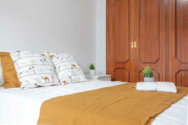 Calle Calvo Acacio, Valencia, Valencian Community 46017 - Photo 1