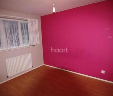 3 bedroom semi-detached house to rent - Photo 4