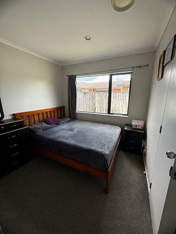 Charming 2BR Home in Flat Bush! - Photo 4