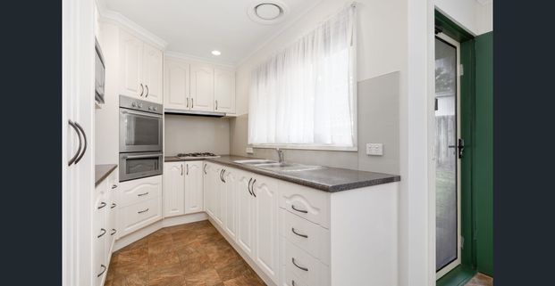 Prime Location - Photo 1