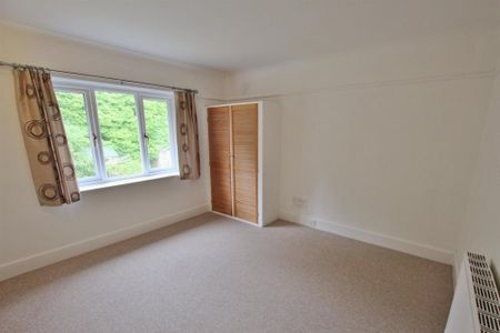 3 bedroom detached house to rent - Photo 2