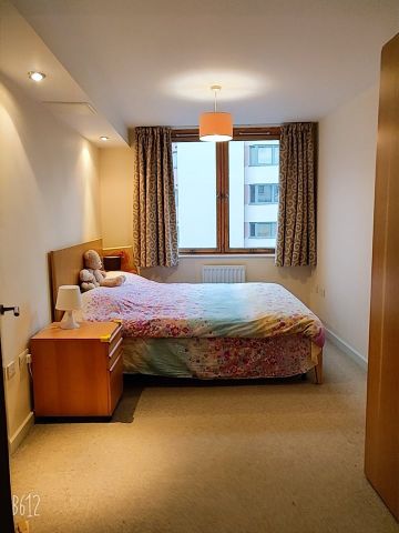 2 Bed Flat, The Crescent, BS1 - Photo 4