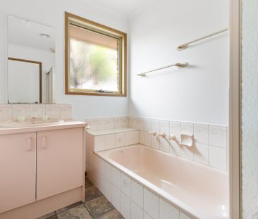 Conveniently Located Three bedroom Home - Photo 5