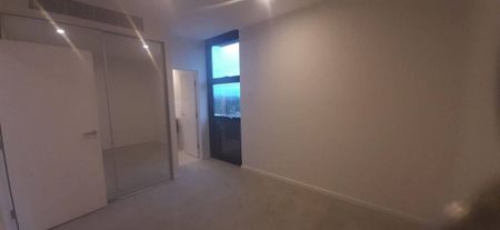 Brand New Smart Living Superb 2-bed Apartment - Photo 2