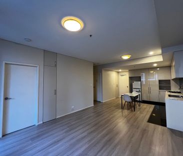 Fully Furnished / Spacious & Convenient 2 bedroom fully furnished a... - Photo 2