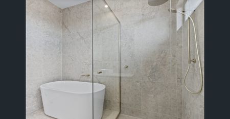 When only brand new will do - Photo 3