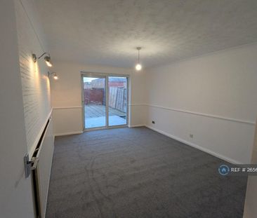 3 bedroom terraced house to rent - Photo 1