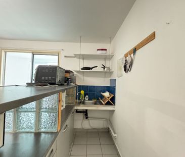 A LOUER - Sainte-Clotilde - Appartement T3 meublé avec 2 salles de ... - Photo 3