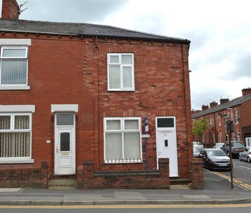 Room 3 821 Hollins Road, Oldham - Photo 1