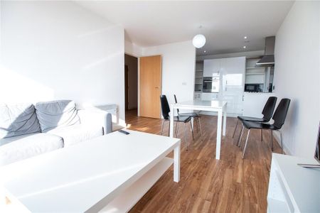 2 bedroom flat to rent - Photo 4