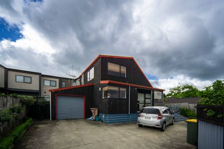 Three Bedroom Oasis - Photo 3