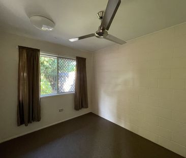 Two bedroom duplex in ideal location - Photo 6