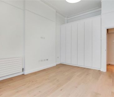 Beautiful one bedroom apartment with open plan reception room, doub... - Photo 2