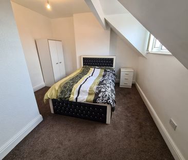 Room in a Shared House, Dovey Road, B13 - Photo 2