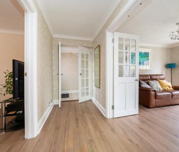 4 bedroom detached house to rent - Photo 4