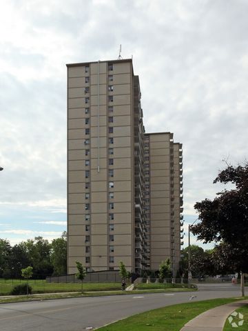 Centennial Tower - Photo 2