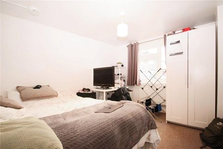 6 bedroom semi-detached house to rent - Photo 5