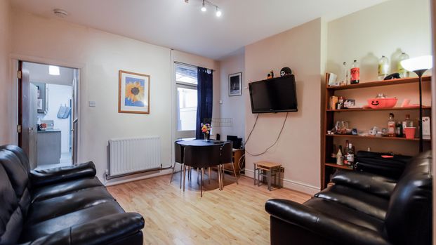 147 Warwards Lane - Photo 1