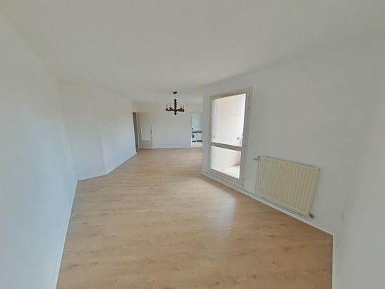 Location Appartement 3 pièces 68m² ROMANS SUR ISERE 26100 - Photo 1