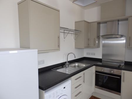 2 bedroom apartment to rent - Photo 4