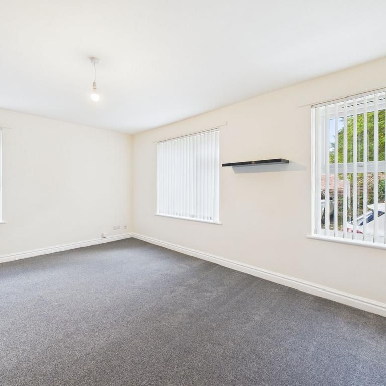 2 bedroom ground floor flat to rent - Photo 1