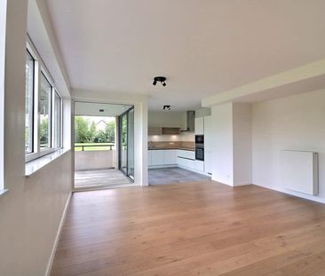 Appartement te huur - foto 2