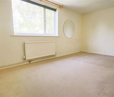 2 bedroom maisonette to rent - Photo 2