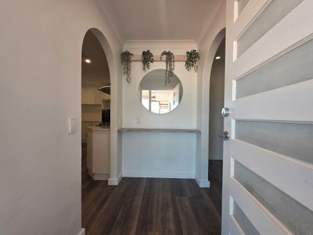 Celebrate the Season in Style: Family Home with Granny Flat & Pool - Photo 3