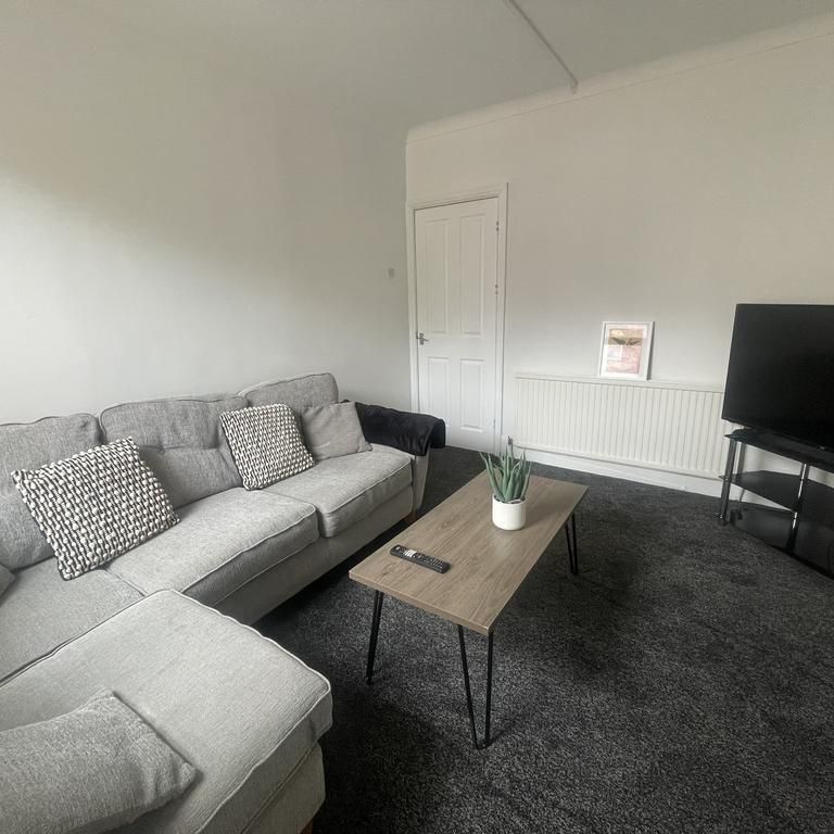 5 bedroom terraced house to rent - Photo 1