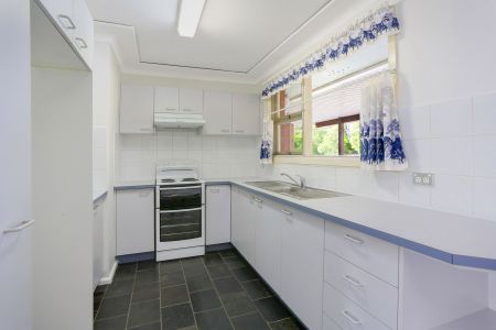 Well-Presented Family Home - Photo 4