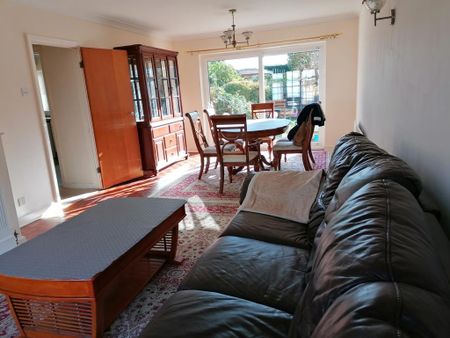 3 bedroom semi-detached house to rent - Photo 2