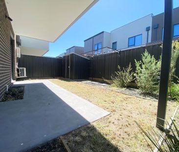 Immaculate Modern Family Home - Photo 5