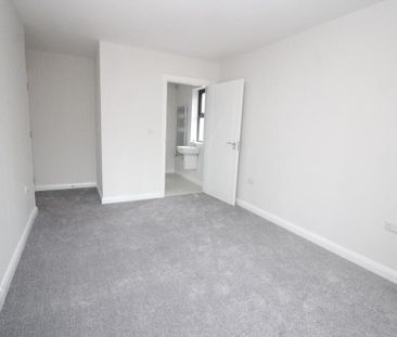 3 Oakwood Gate, 50 The Cutts, Dunmurry, Belfast, BT17 9HN - Photo 4